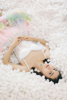 《年轻女教师》在线观看